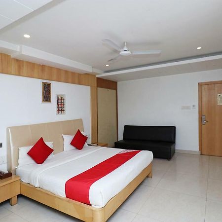 Oyo 5843 Hotel Yash Inn Mirzapur Exterior photo
