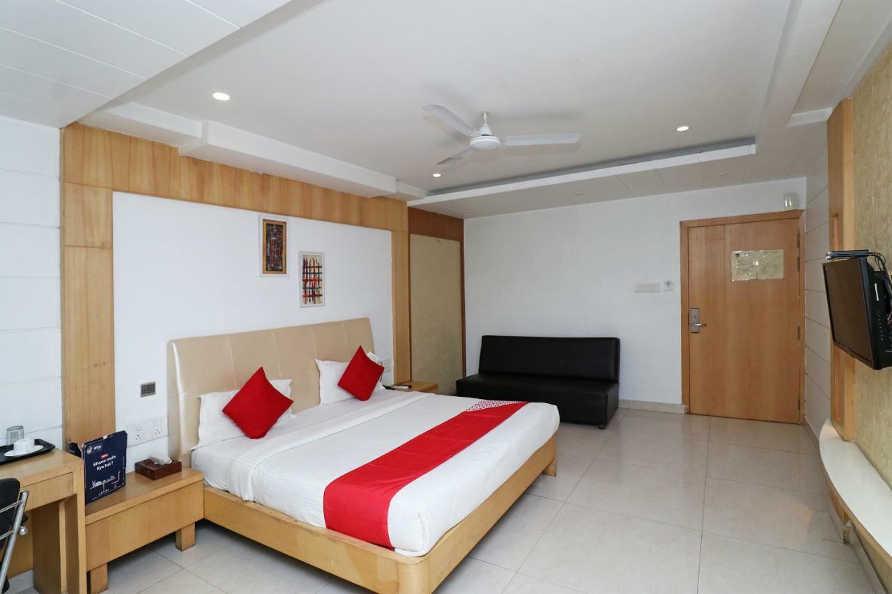 Oyo 5843 Hotel Yash Inn Mirzapur Exterior photo