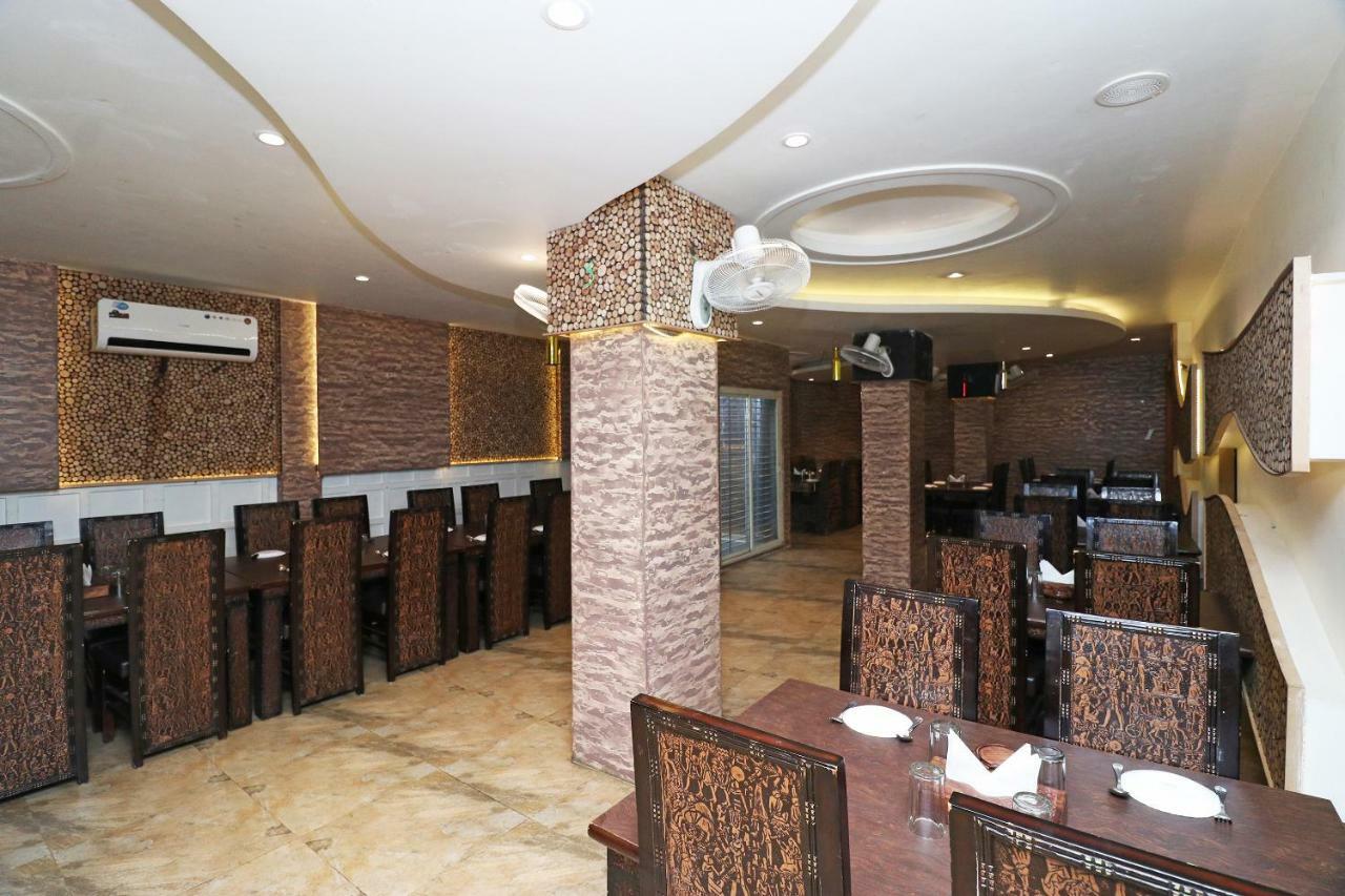Oyo 5843 Hotel Yash Inn Mirzapur Exterior photo